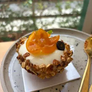 La Miramiel : tarte Mirabelle yaourt miel granola